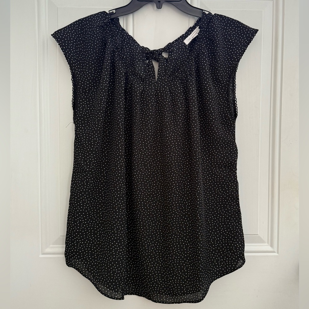 LC Lauren Conrad Black Polka Dot Top. Size Medium.